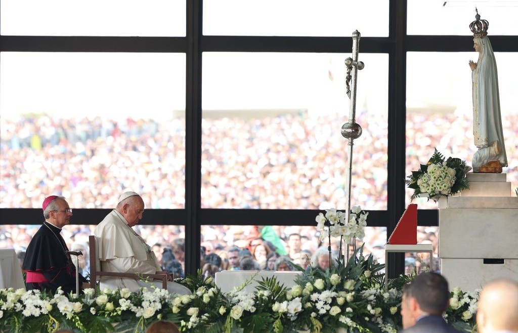 Papa Francisco rezou em Fátima