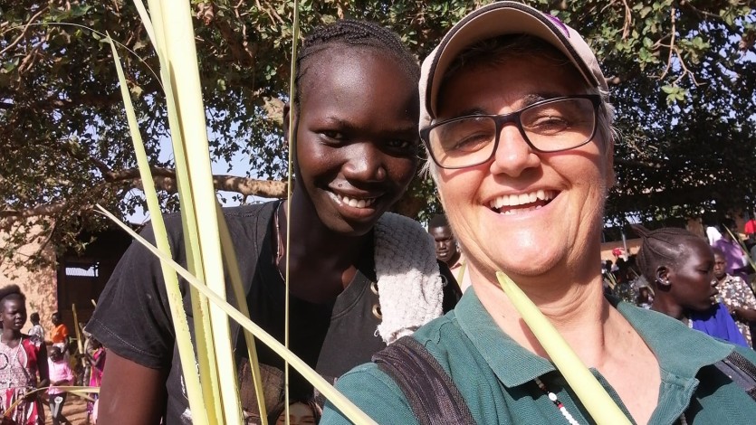 “Ninguém vai de mãos vazias” – artigo AIS