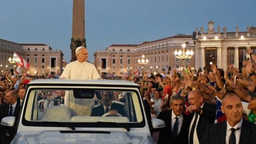 𝗣𝗮𝗽𝗮 𝗟𝗲ã𝗼 𝗫𝗜𝗩 𝘀𝘂𝗿𝗽𝗿𝗲𝗲𝗻𝗱𝗲 𝗷𝗼𝘃𝗲𝗻𝘀 𝗲𝗺 𝗥𝗼𝗺𝗮